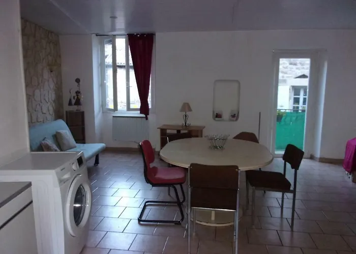 Hébergement de vacances Triplex Douillet Largentière